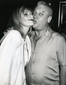 Rodney Dangerfield, Sally Kellerman 1986, NY.jpg